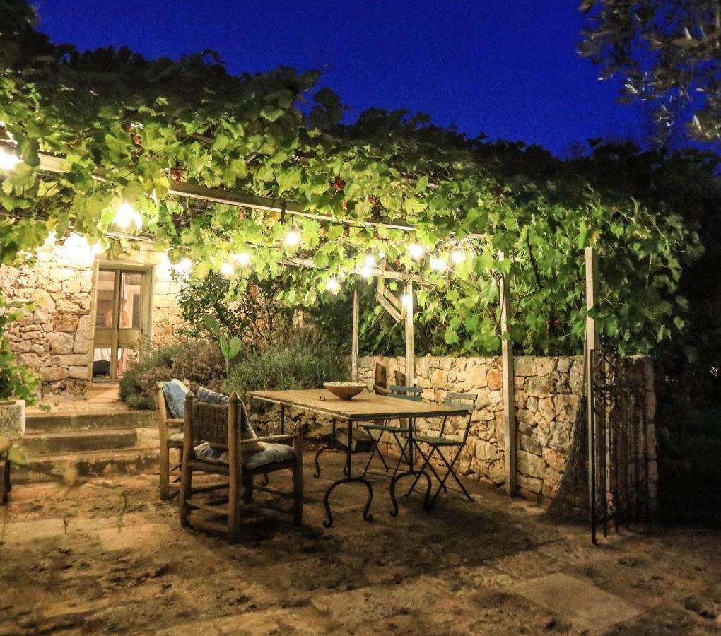 Villa Trulli Il Geco Sognante Ceglie Messapica Exterior foto